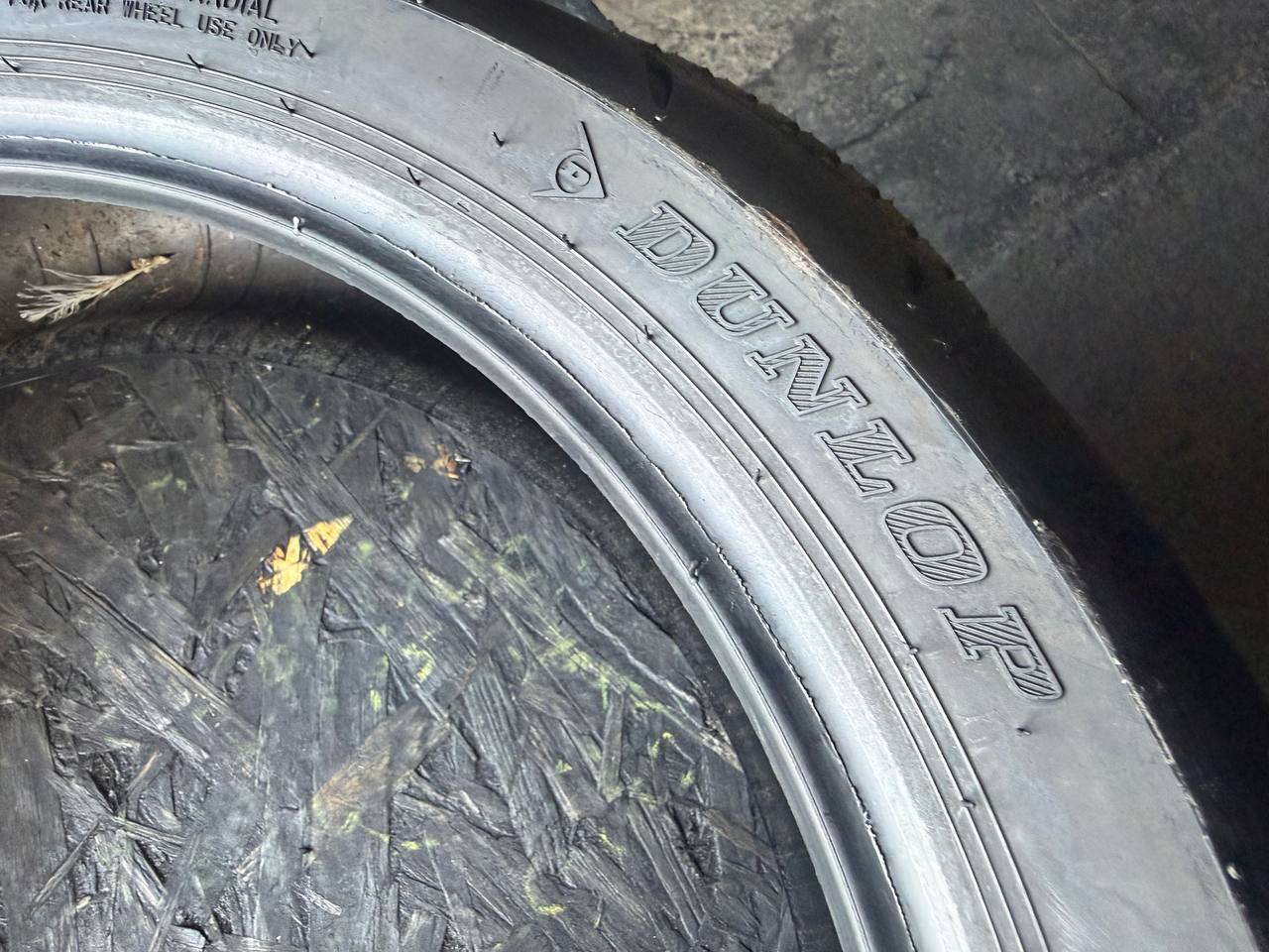 160/60 R17 Dunlop SportMax D214