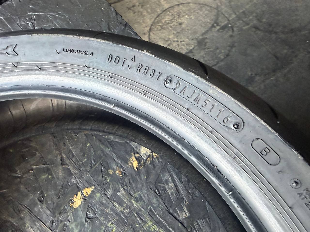160/60 R17 Dunlop SportMax D214