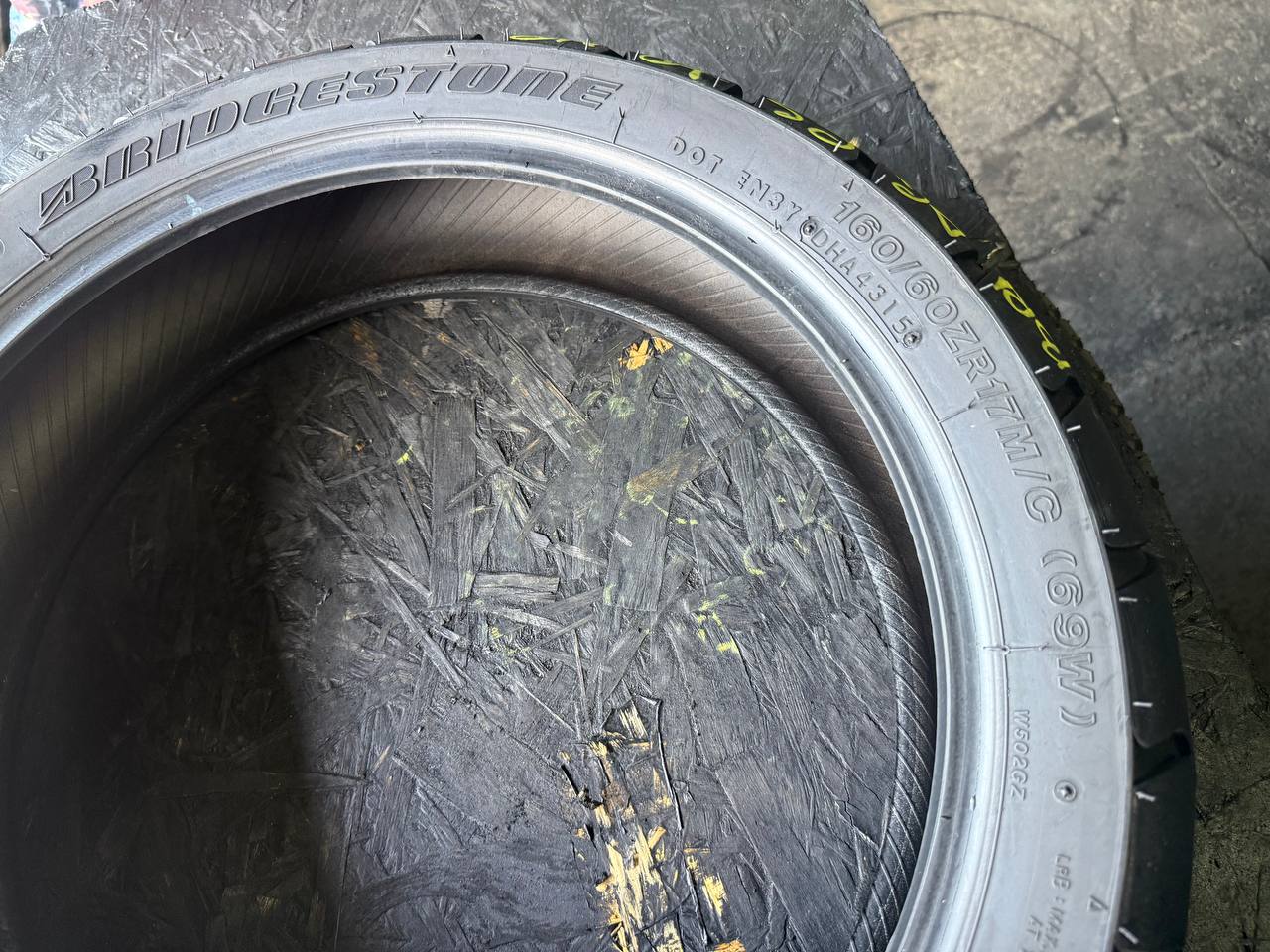 160/60 R17 Bridgestone Battle Wing BW-502