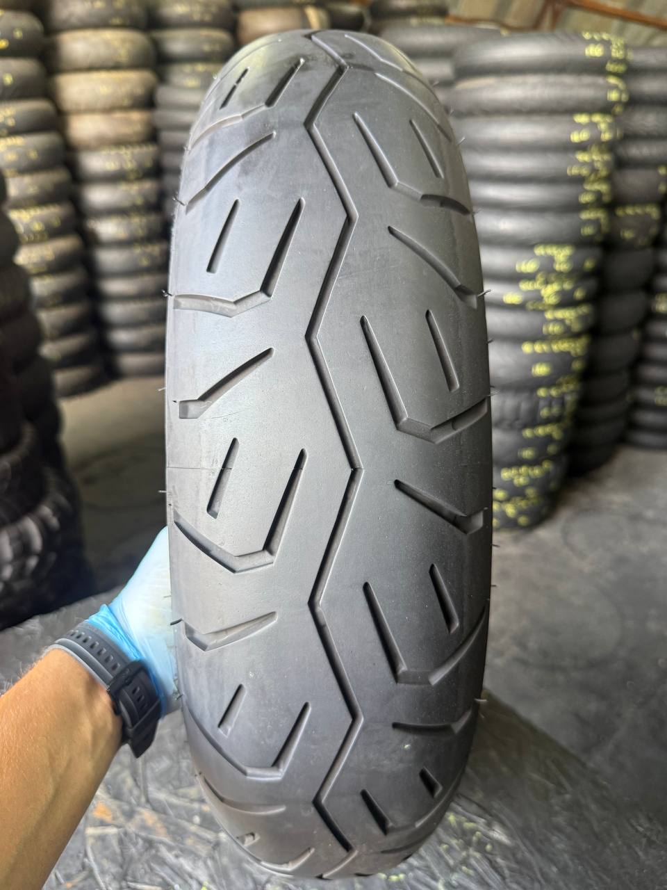 150/80 R16 Bridgestone Exedra Max