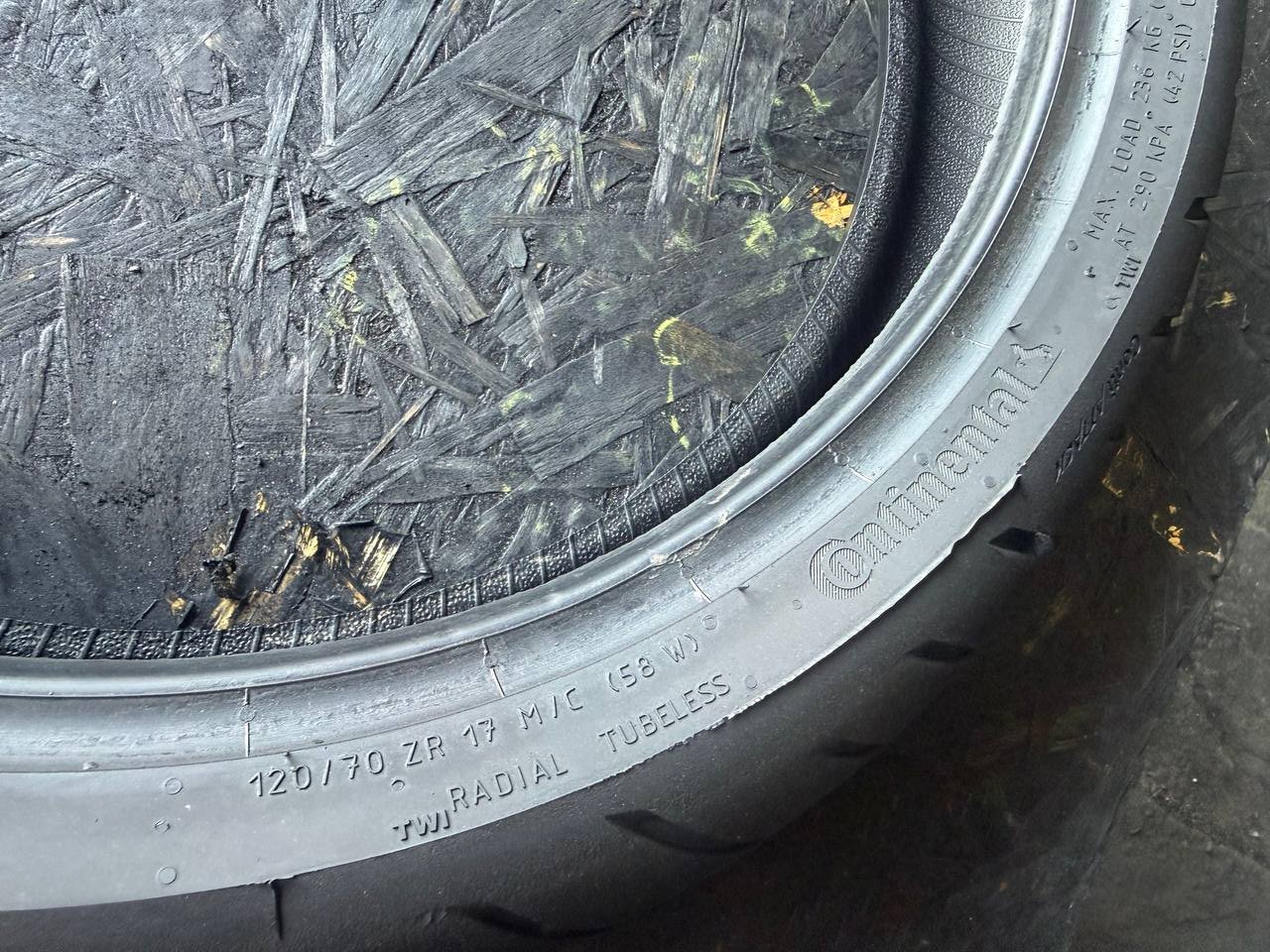 120/70 R17 Continental ContiRoadAttack 4