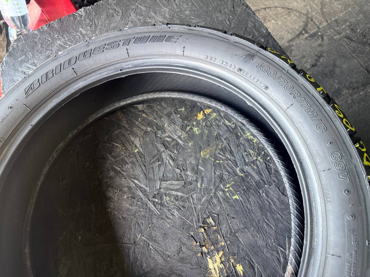 150/70 R17 Bridgestone Battle Wing BW-502