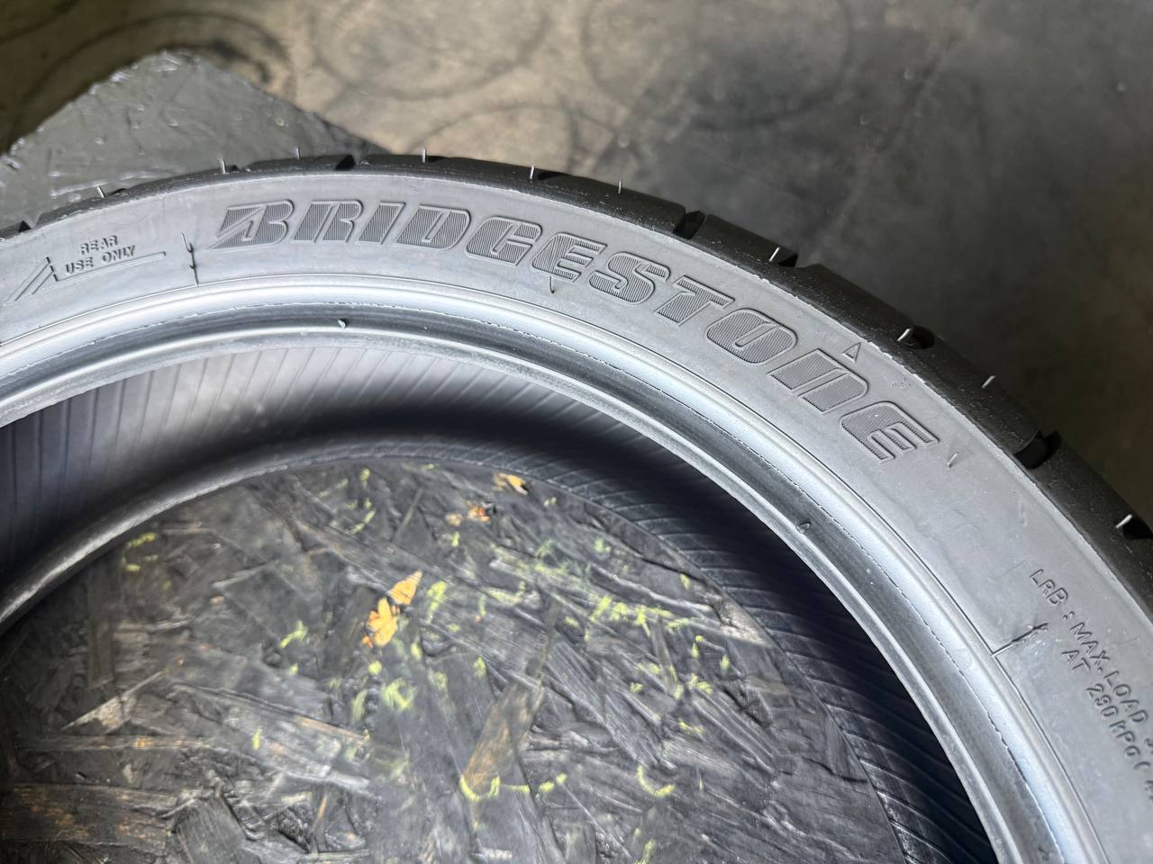 160/60 R17 Bridgestone Battlax Sport Touring BT021R