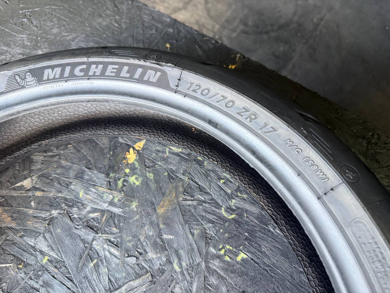120/70 R17 Michelin Road 5 GT