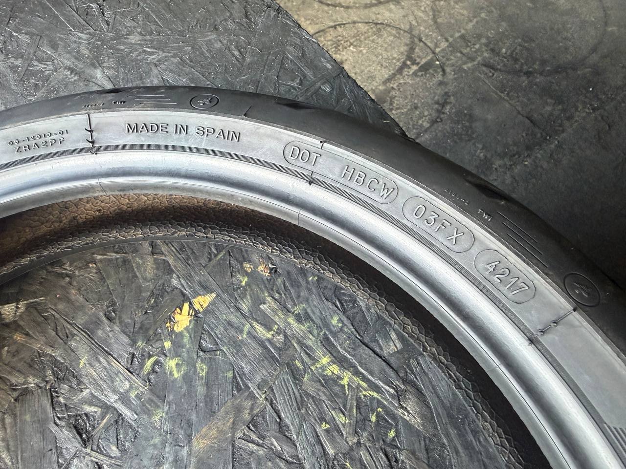 120/70 R17 Michelin Road 5