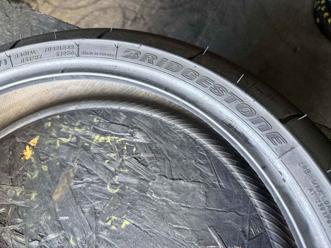 120/70 R17 Bridgestone Battlax Racing Street RS11F