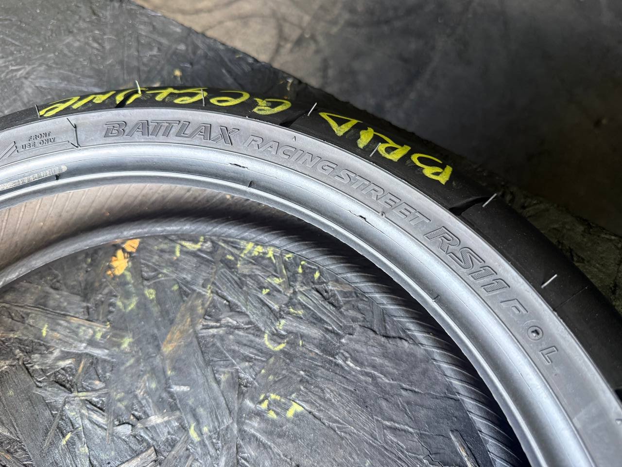 120/70 R17 Bridgestone Battlax Racing Street RS11F