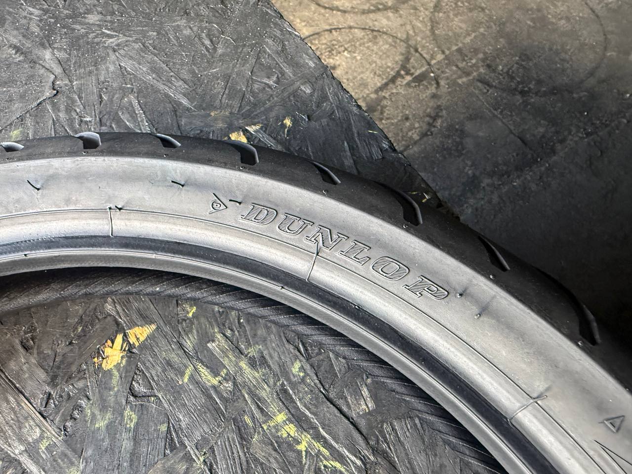 100/80 R17 Dunlop TT900F