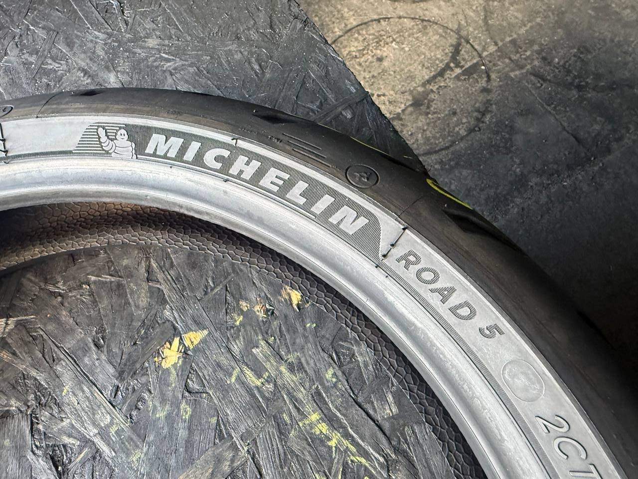 120/70 R17 Michelin Road 5