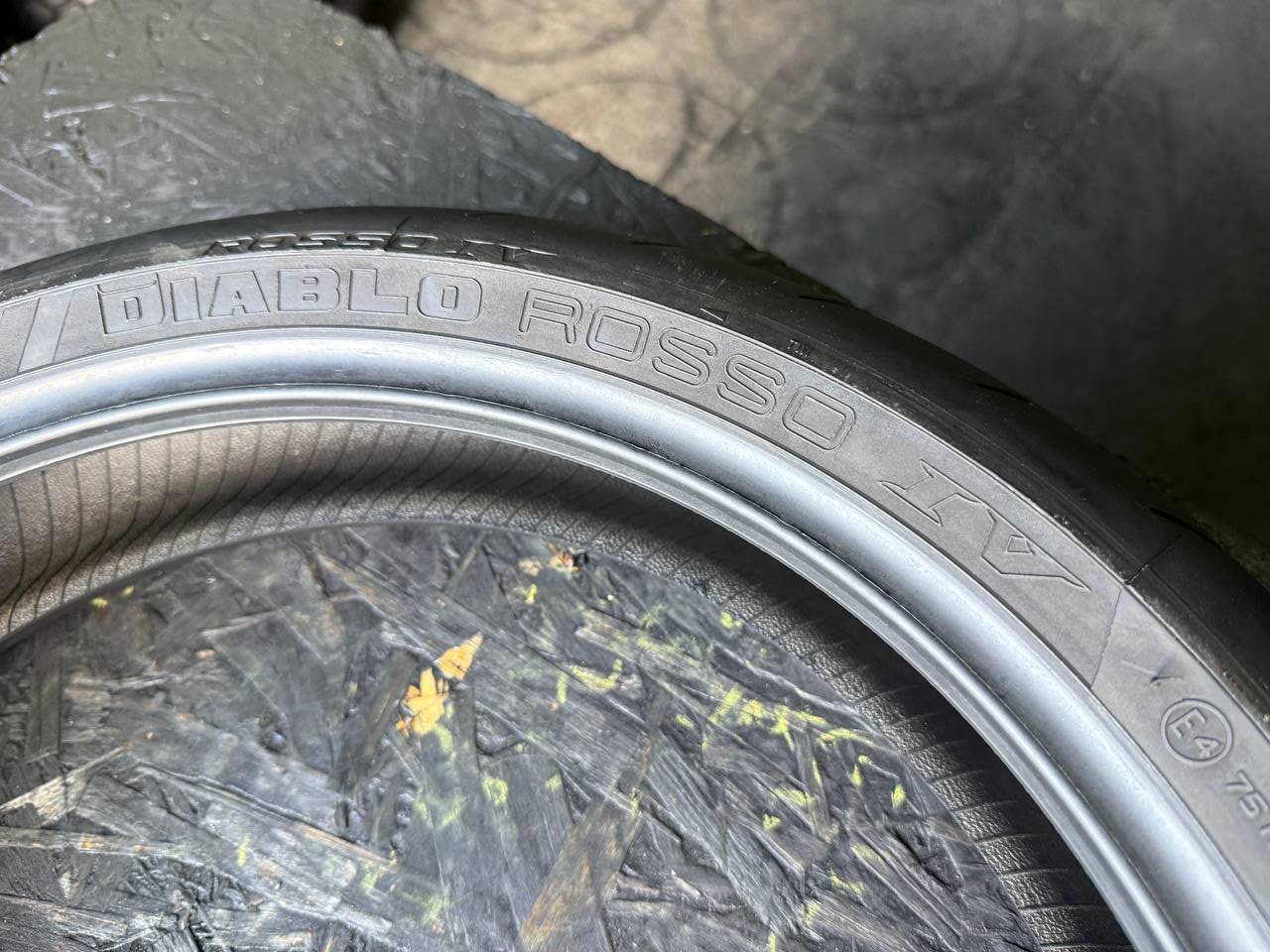 120/70 R17 Pirelli Diablo Rosso IV