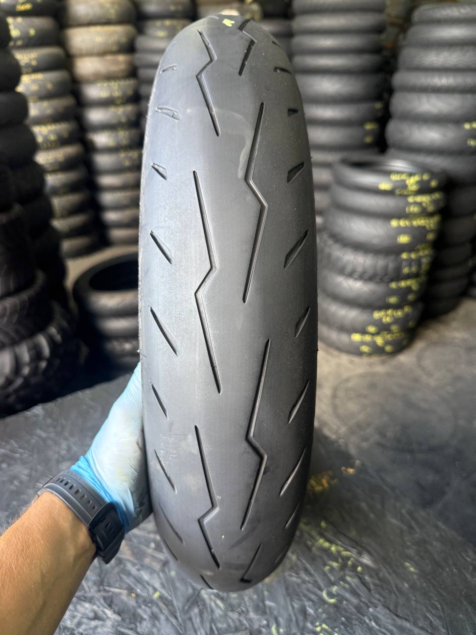 120/70 R17 Pirelli Diablo Rosso IV