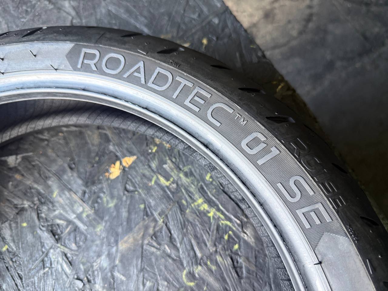 120/70 R17 Metzeler Roadtec 01 SE