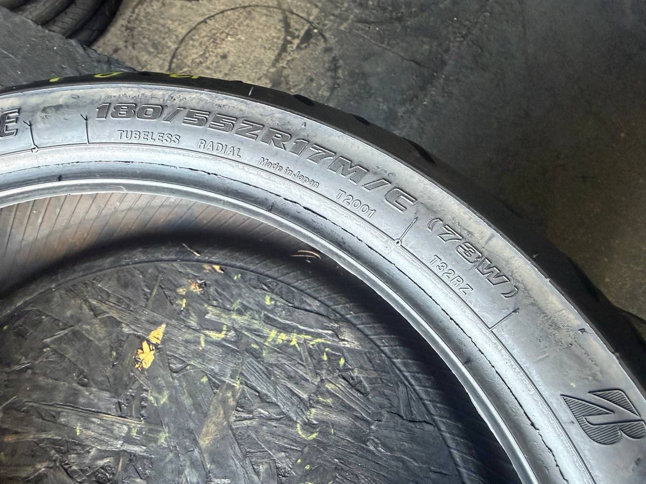 180/55 R17 Bridgestone Battlax Sport Touring T32R