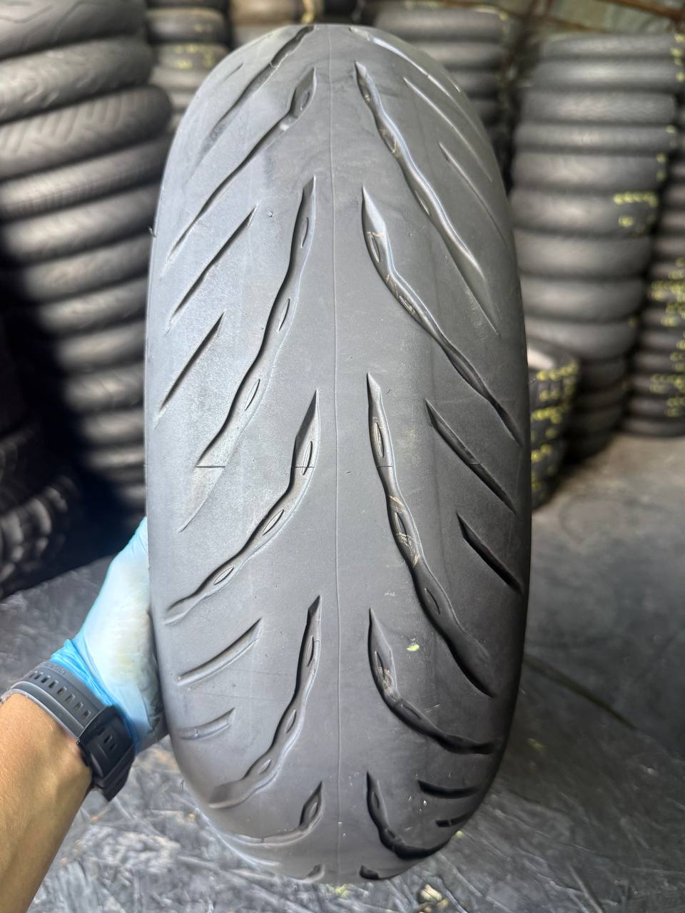 180/55 R17 Bridgestone Battlax Sport Touring T32R