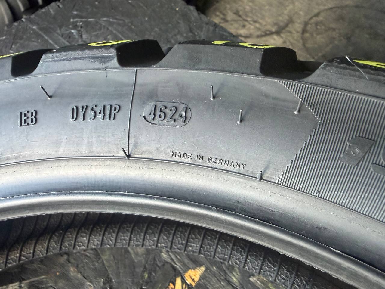150/70 R17 Metzeler Karoo 4