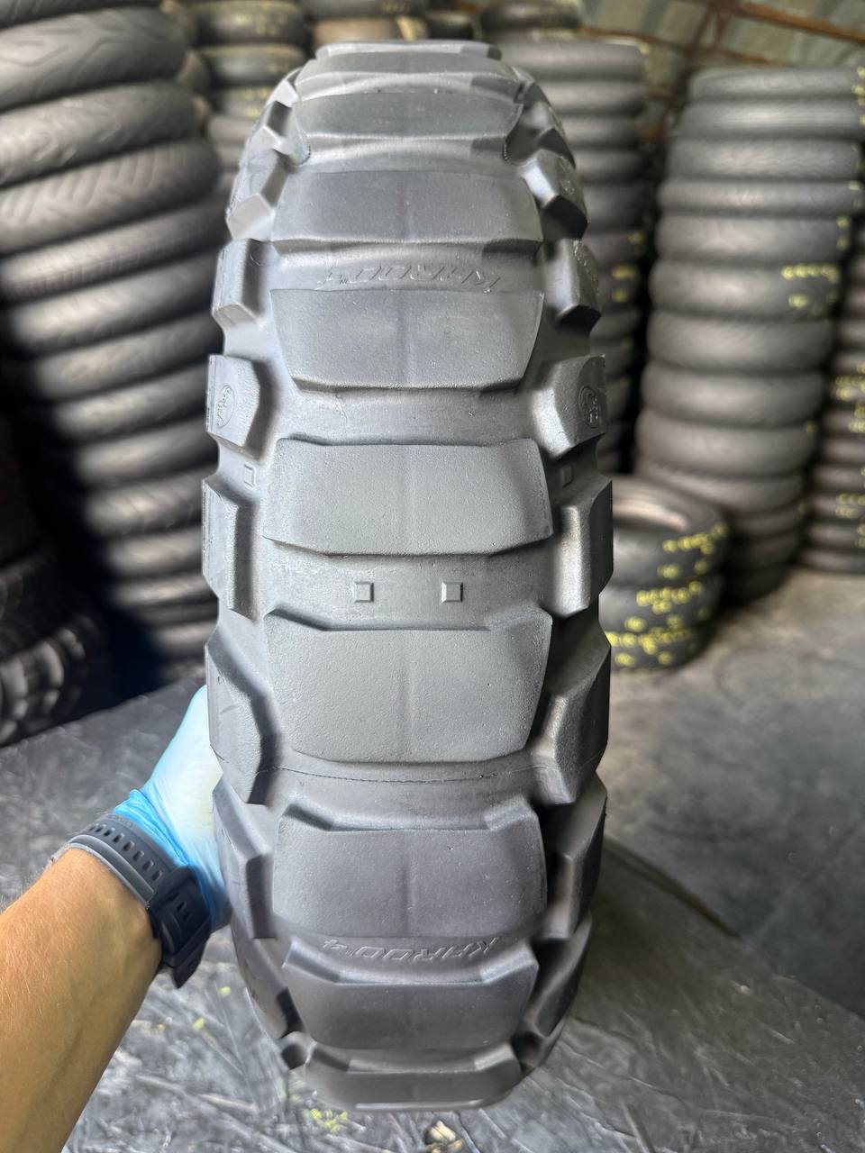 150/70 R17 Metzeler Karoo 4