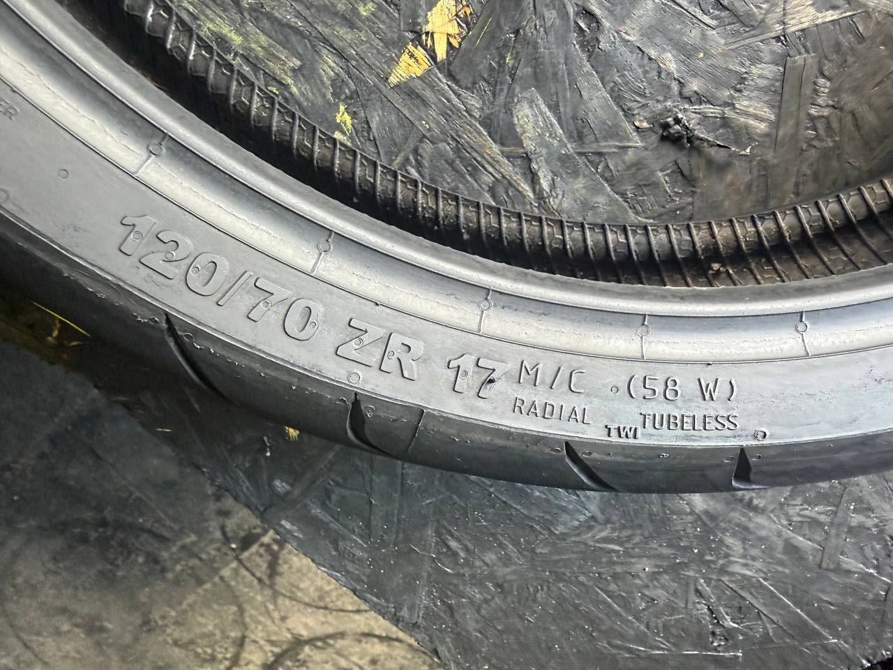 120/70 R17 Continental ContiRoad
