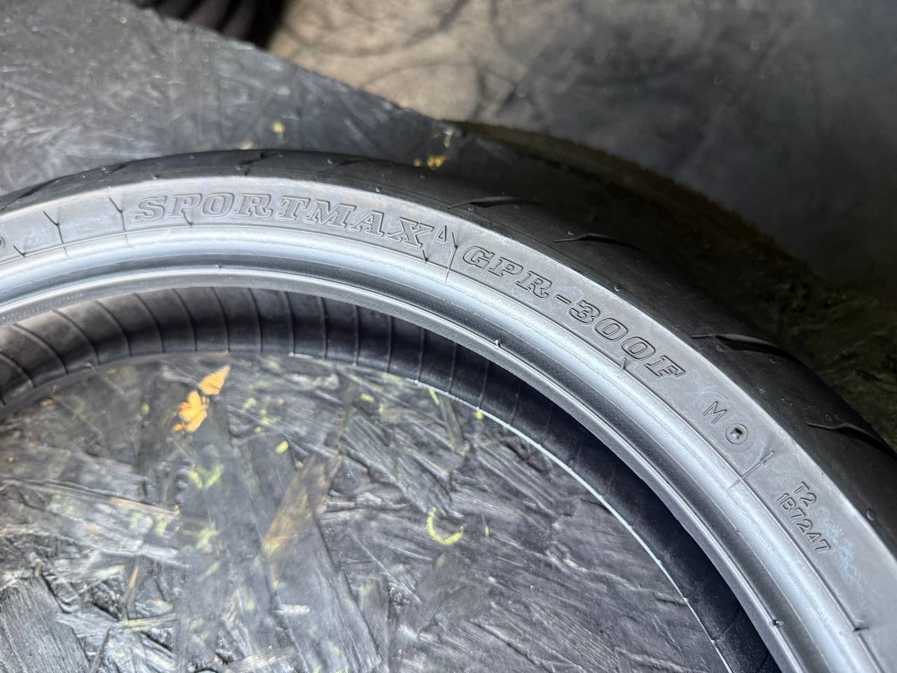 110/70 R17 Dunlop Sportmax GPR 300F