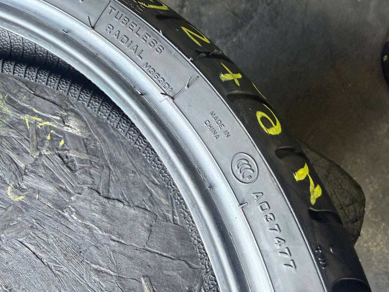 120/70 R17 Metzeler Roadtec Z6