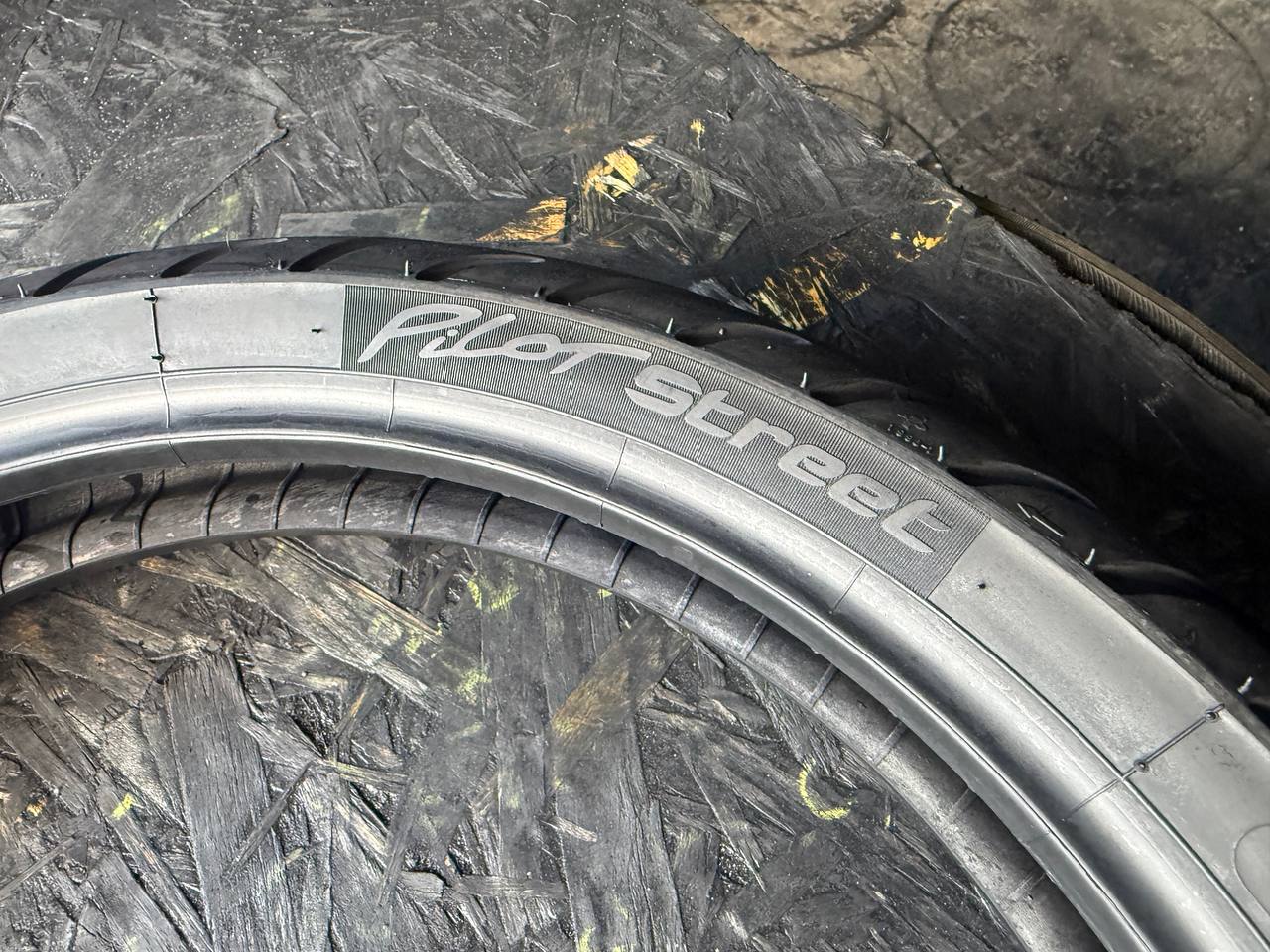 110/70 R17 Michelin Pilot Street