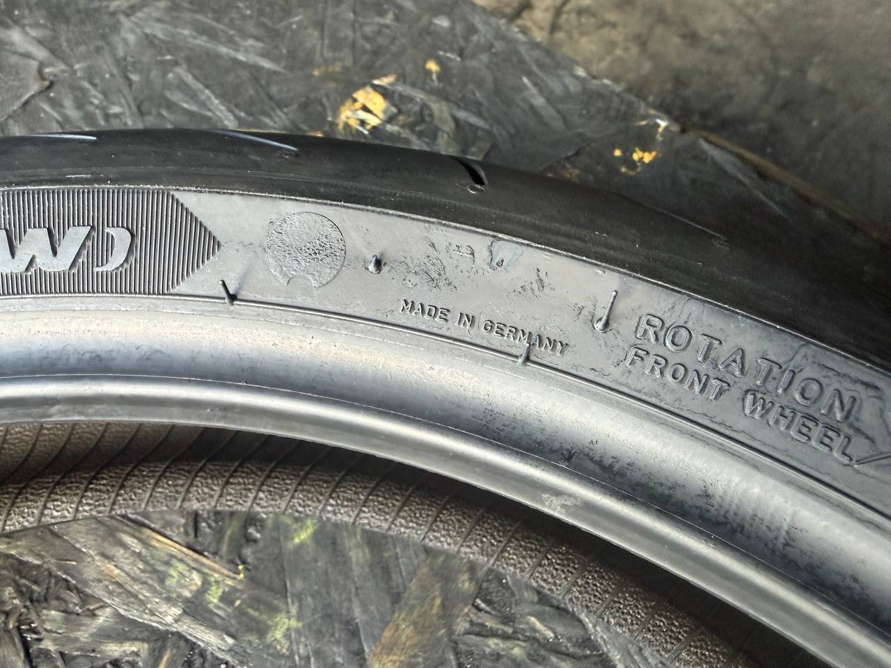 120/70 R17 Metzeler Sportec M9 RR
