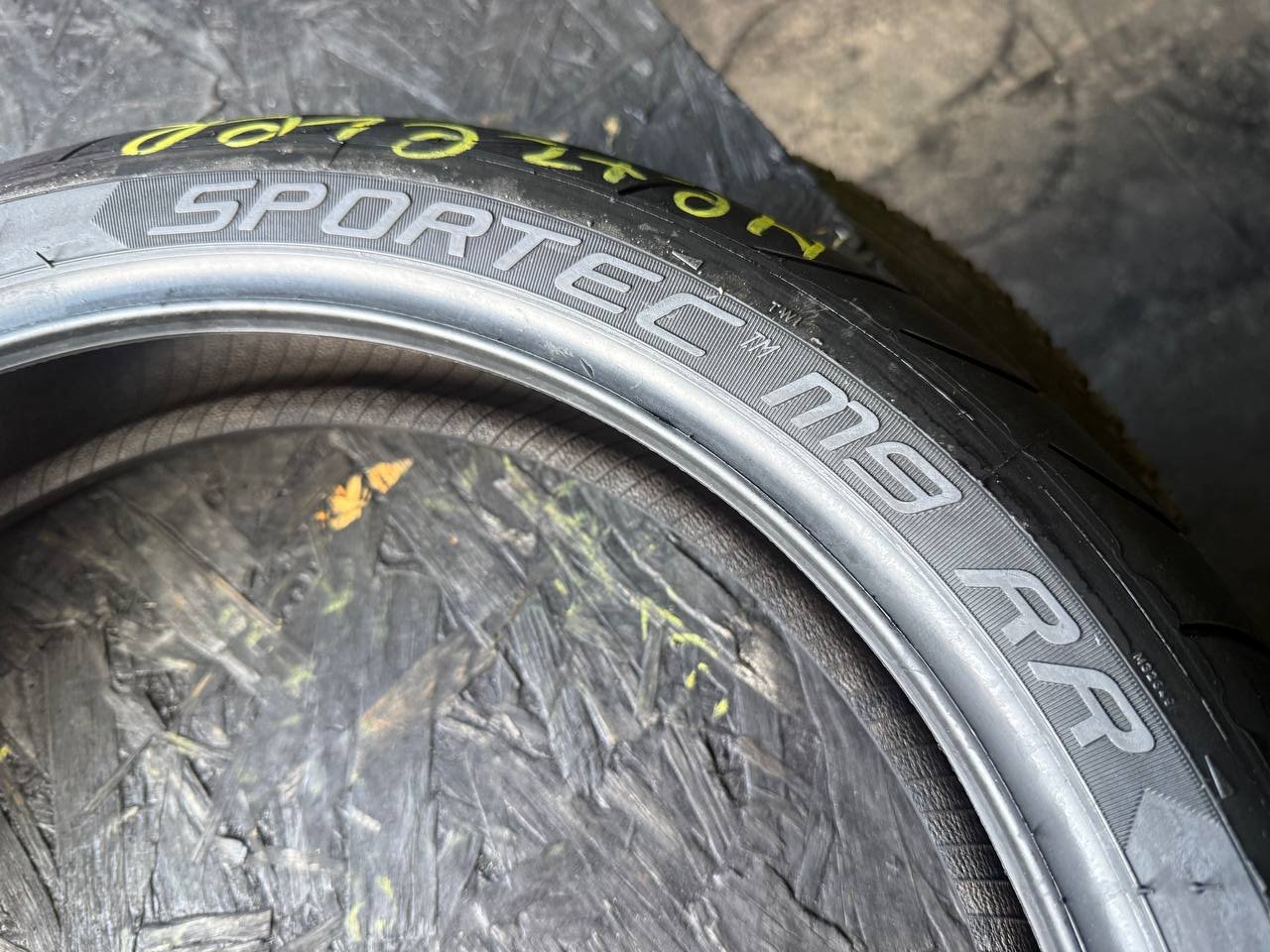 120/70 R17 Metzeler Sportec M9 RR