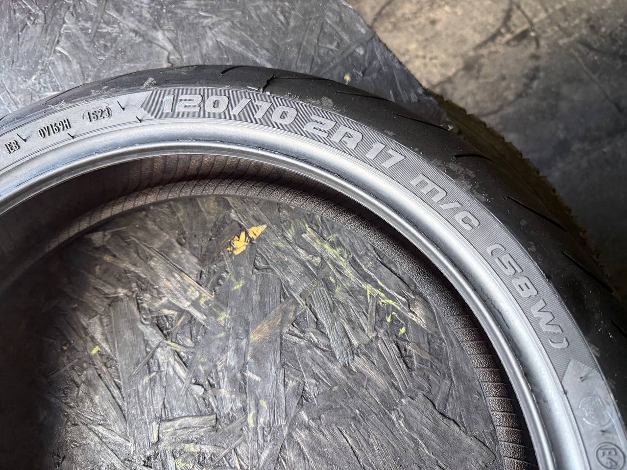 120/70 R17 Metzeler Sportec M9 RR