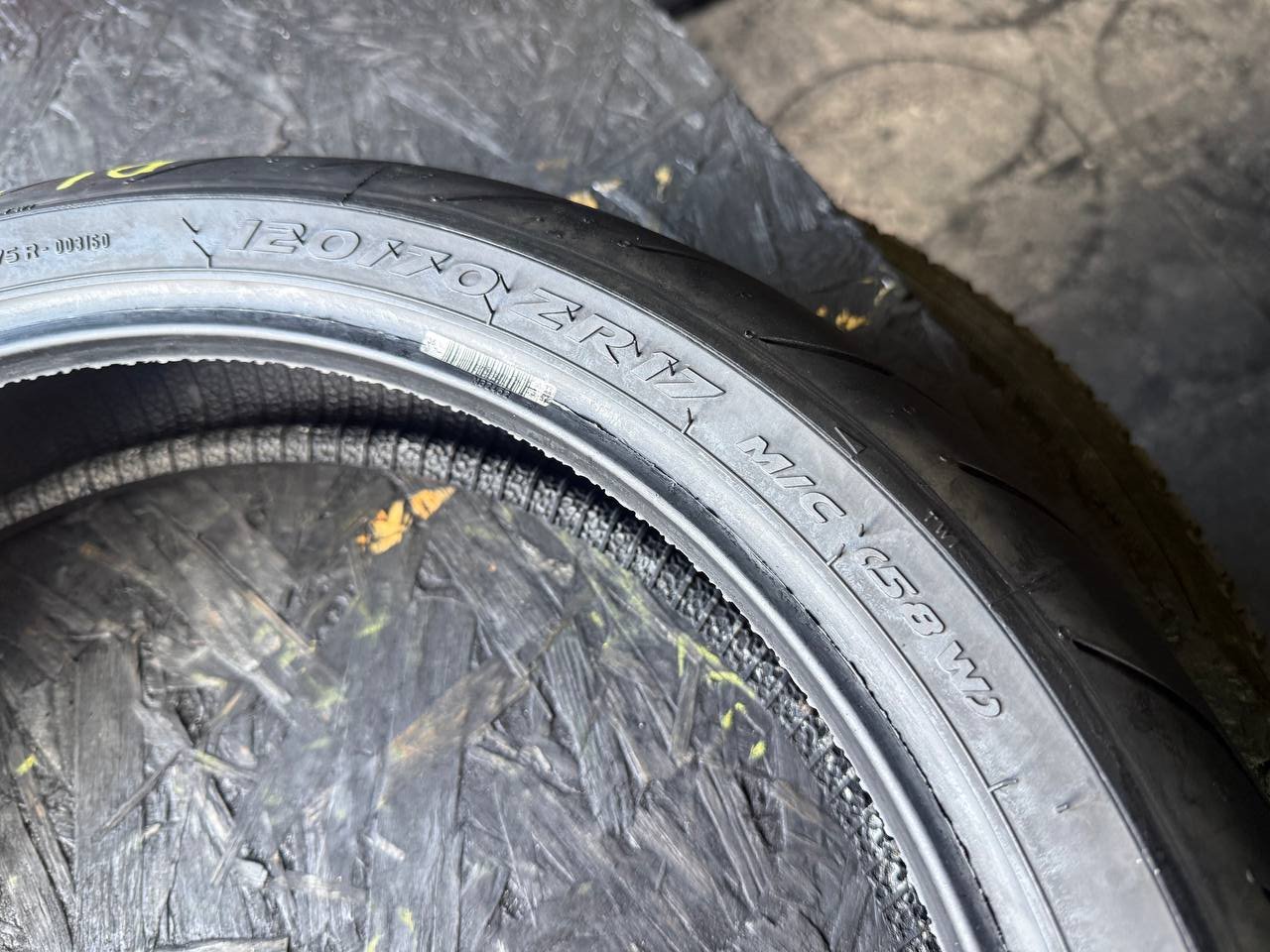 120/70 R17 Pirelli Diablo Rosso III