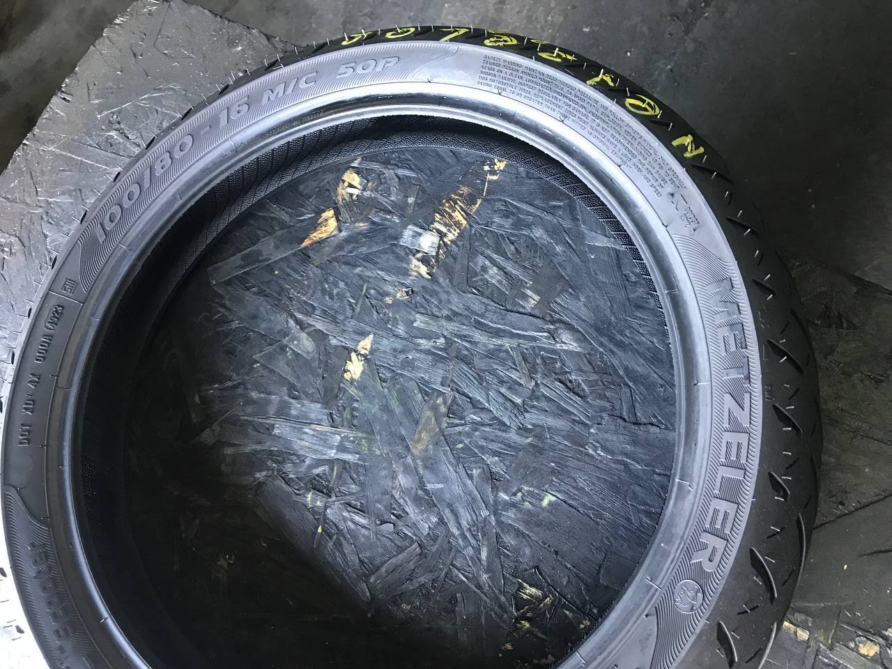 100/80 R16 Metzeler Roadtec Scooter