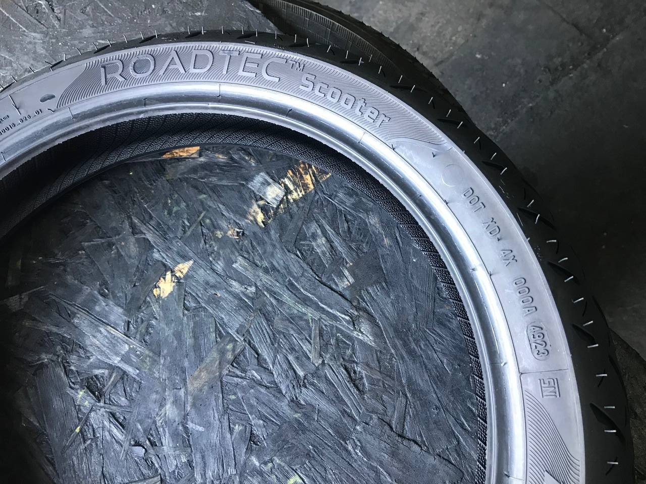 100/80 R16 Metzeler Roadtec Scooter