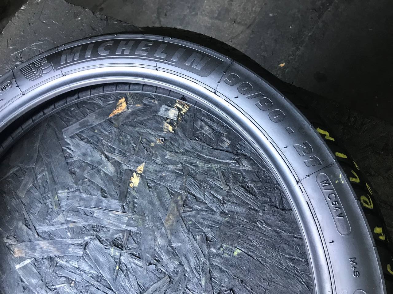 90/90 R21 Michelin Anakee Adventure