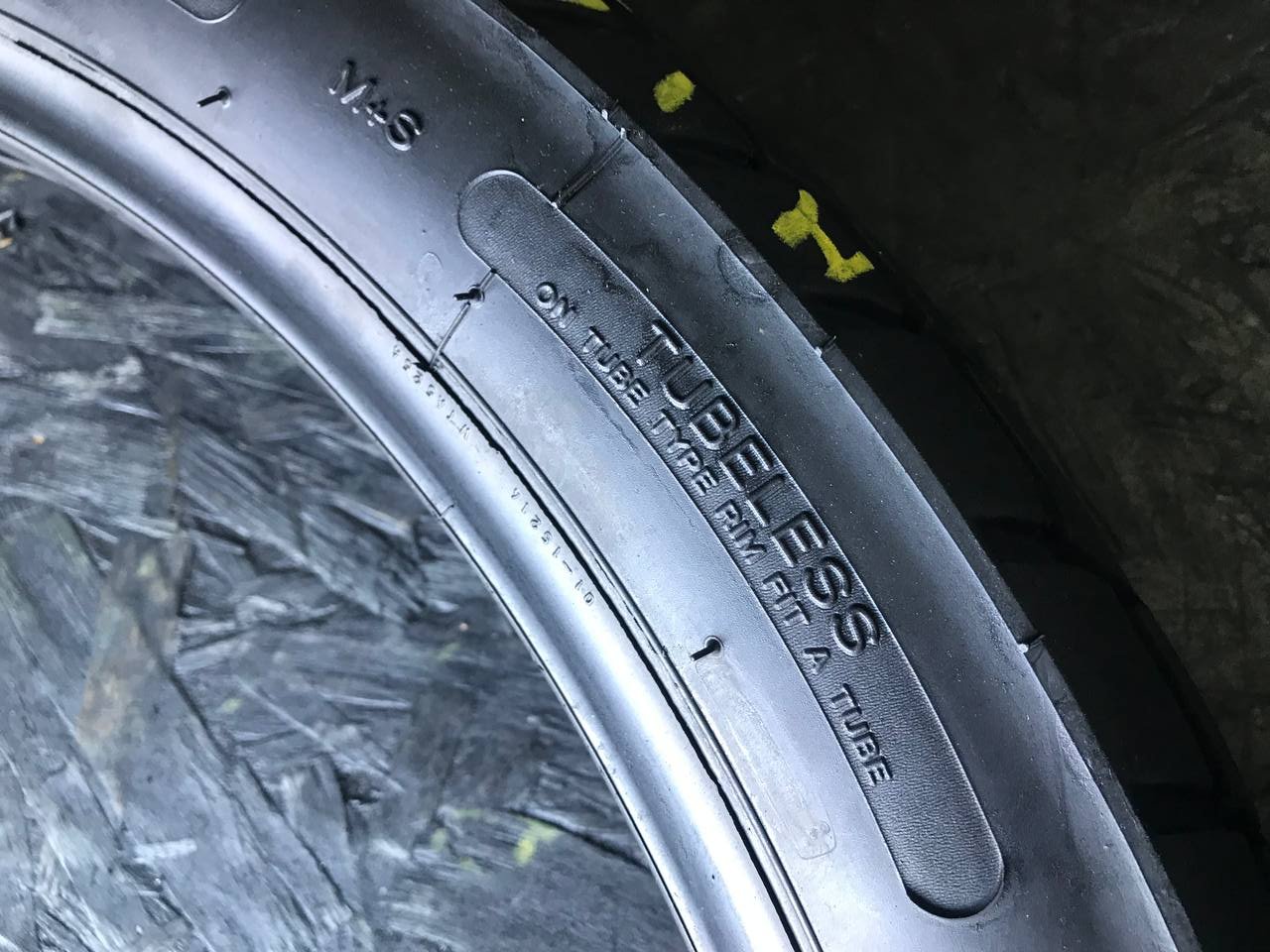 90/90 R21 Michelin Anakee Adventure