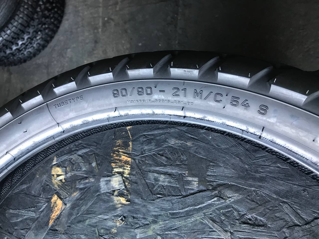 90/90 R21 Metzeler Tourance Front