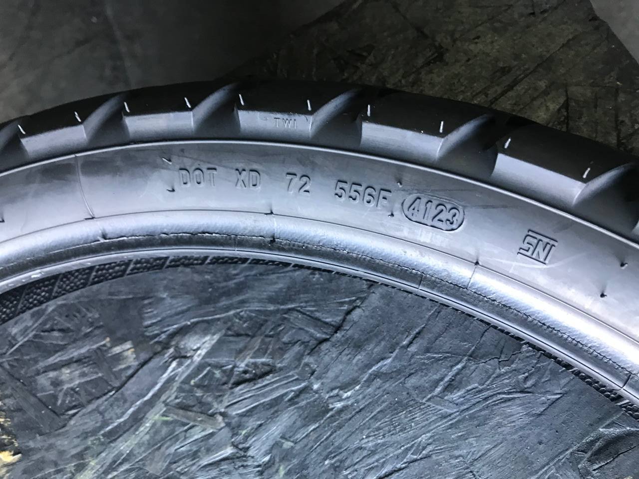 90/90 R21 Metzeler Tourance Front