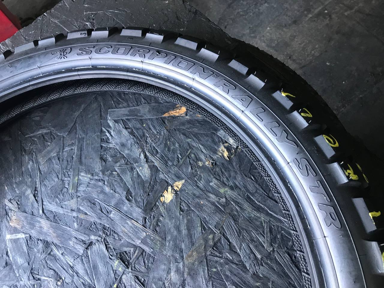 90/90 R21 Pirelli Scorpion Rally STR