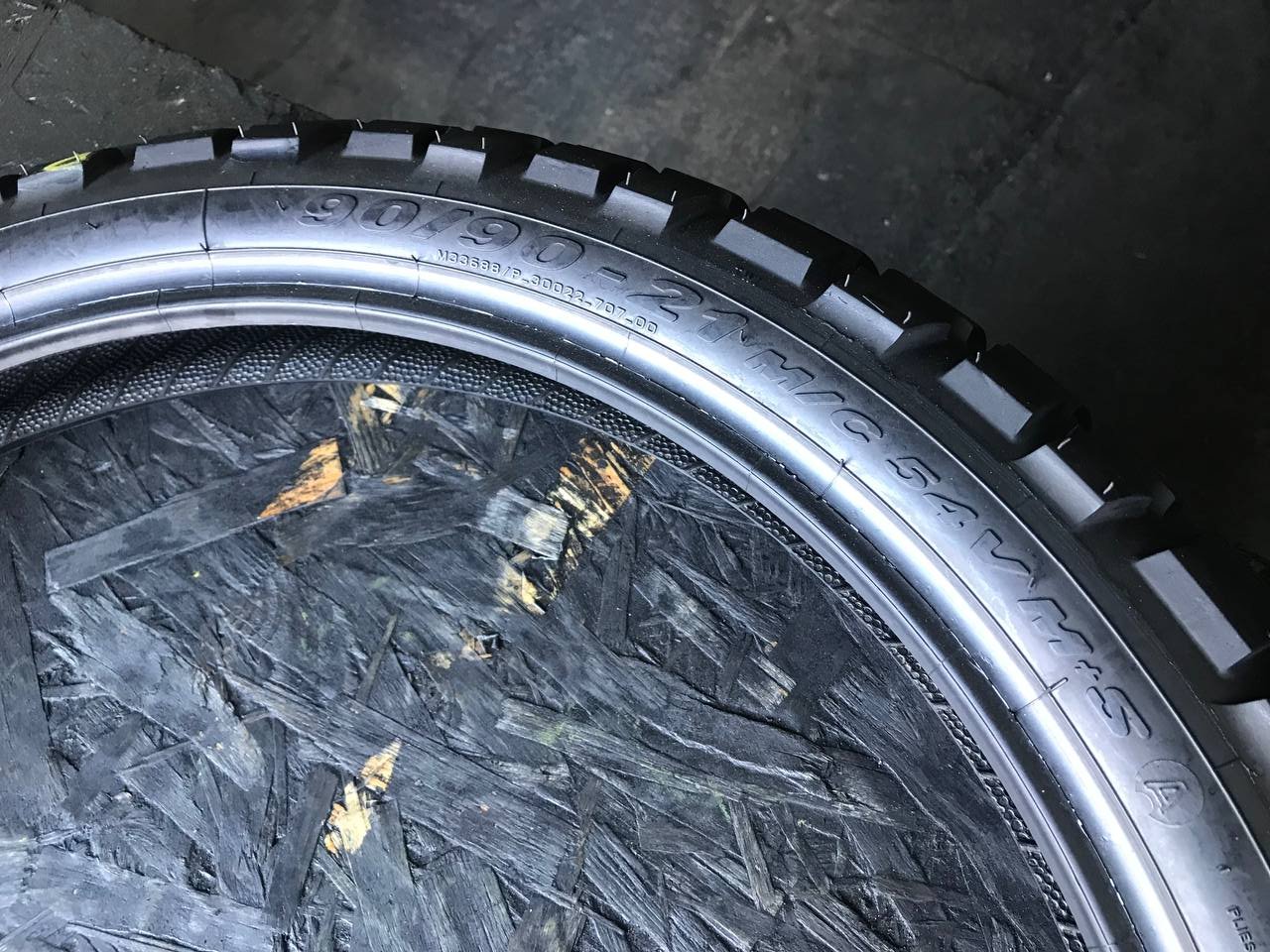 90/90 R21 Pirelli Scorpion Rally STR