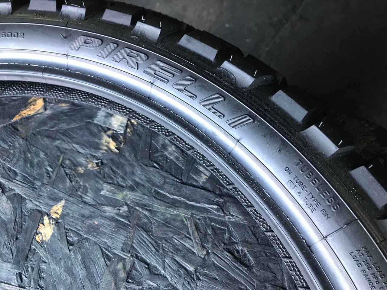 90/90 R21 Pirelli Scorpion Rally STR