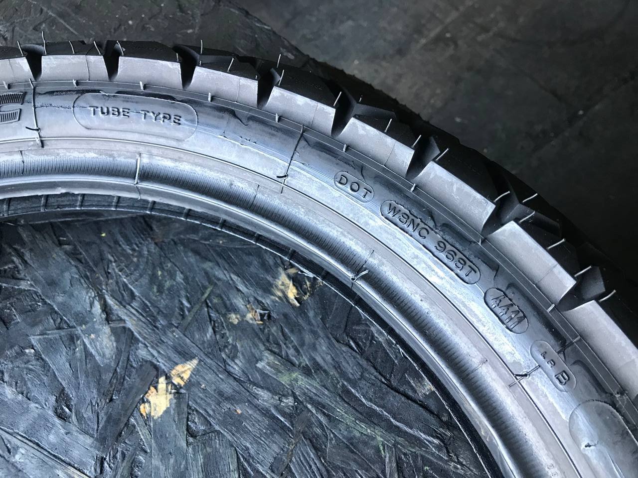 110/80 R18 Michelin Sirac
