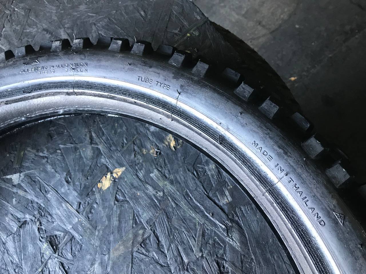 90/90 R21 Vee Rubber 