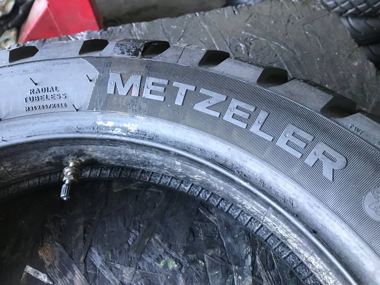140/80 R17 Metzeler Karoo 4