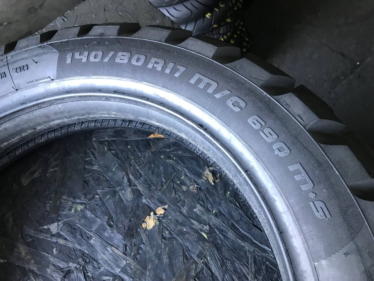 140/80 R17 Metzeler Karoo 4