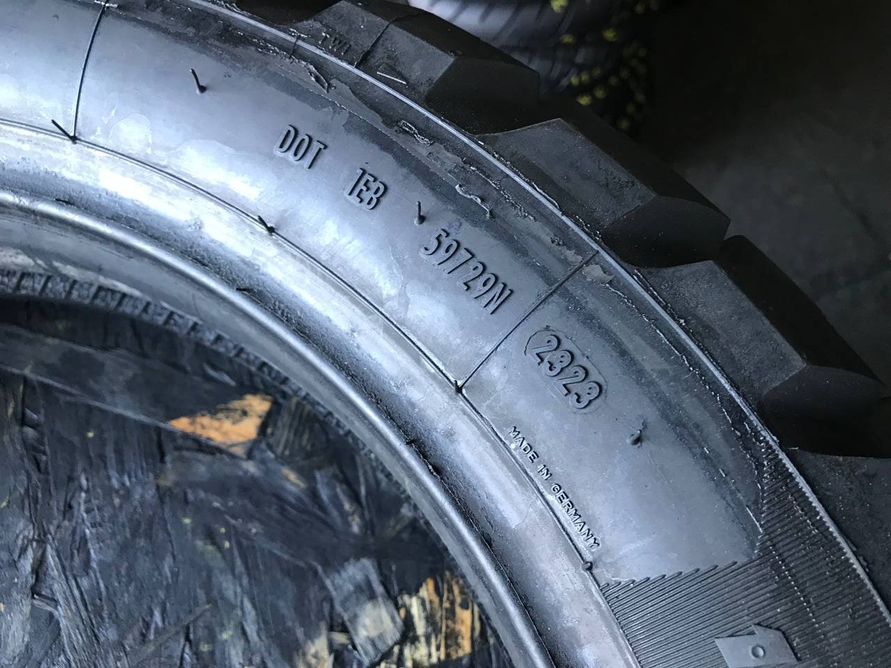 140/80 R17 Metzeler Karoo 4