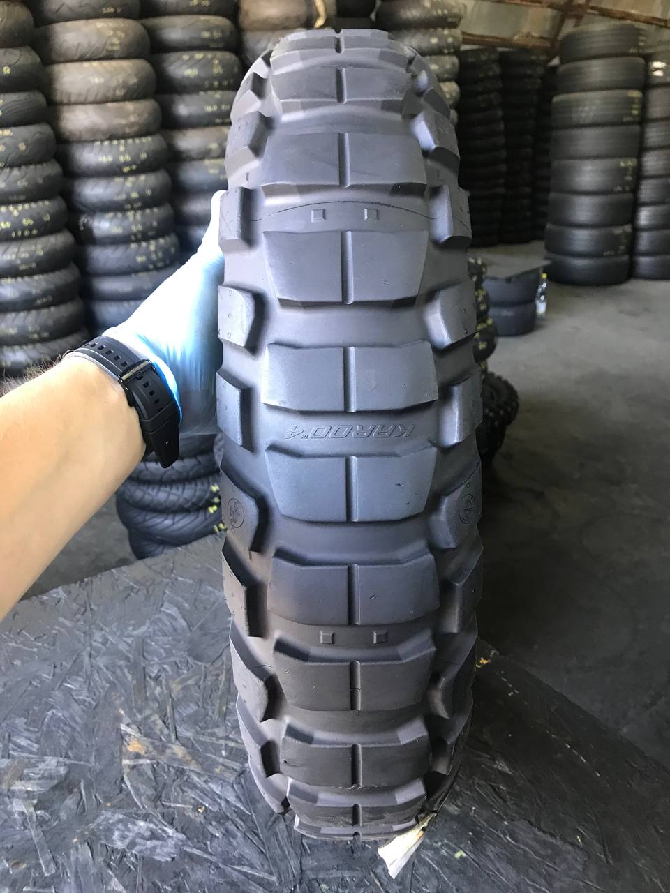 140/80 R17 Metzeler Karoo 4