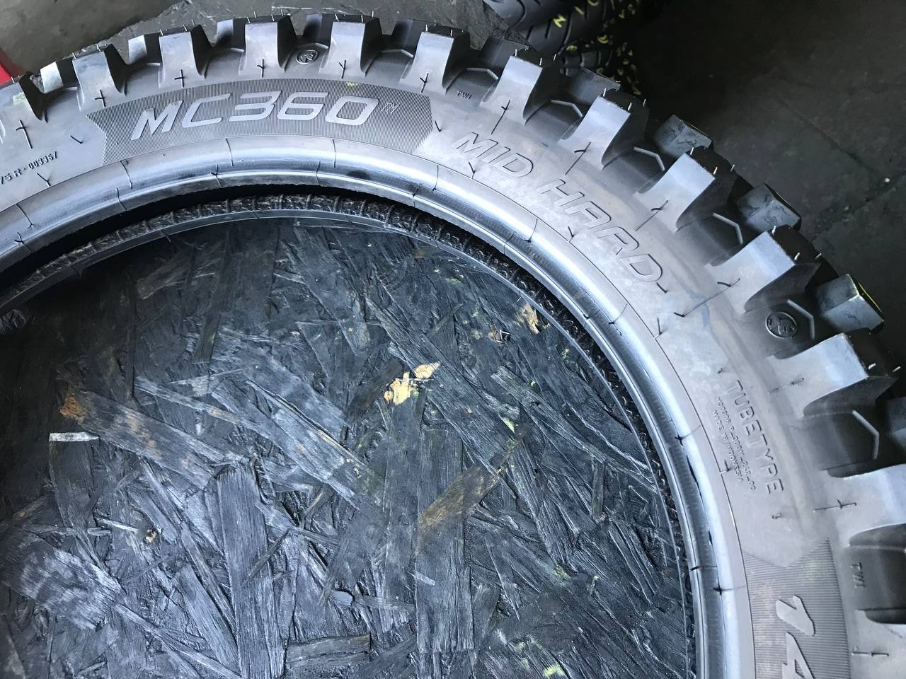 140/80 R18 Metzeler MC360 Mid Hard