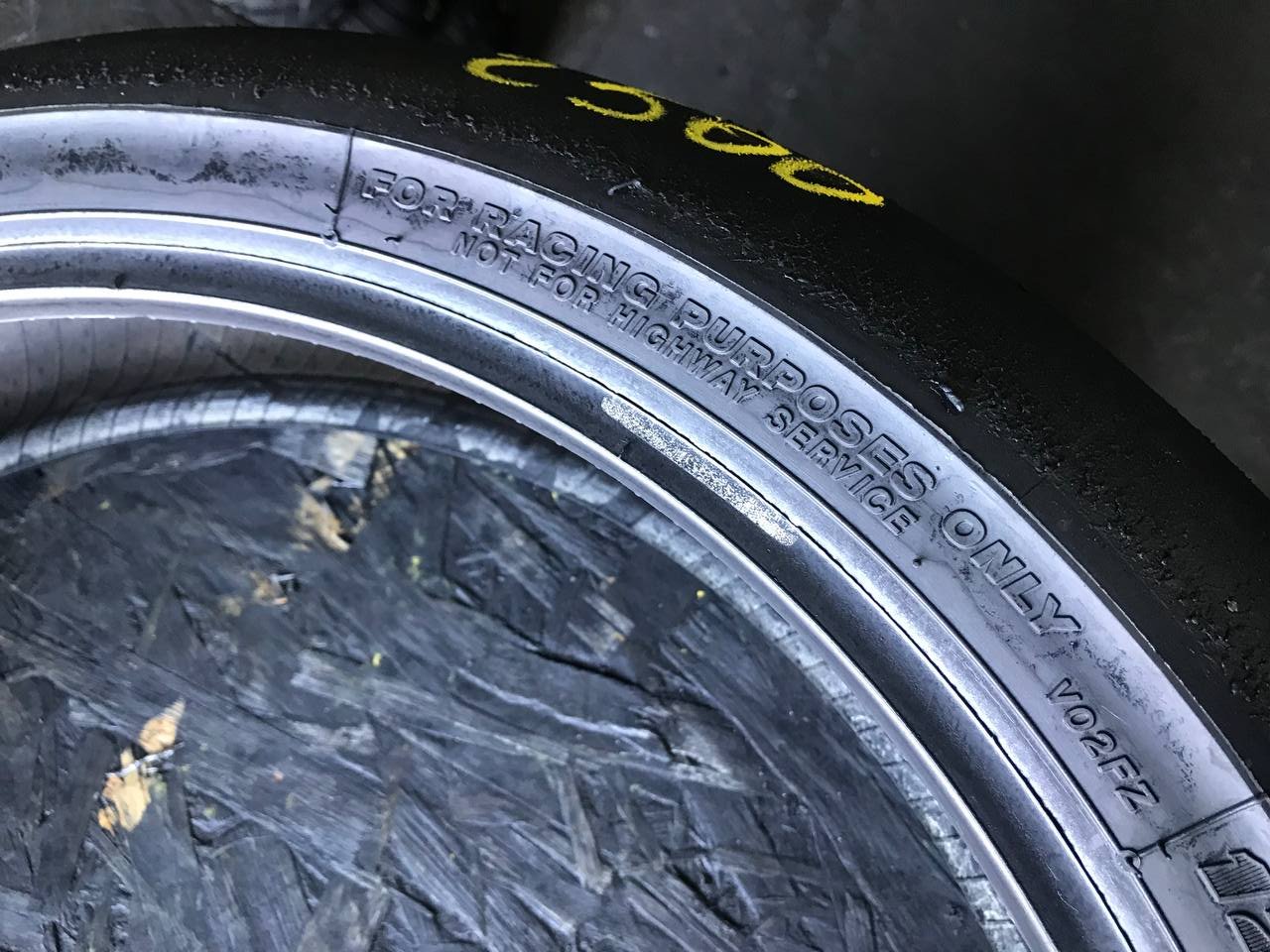 120/605 R17 Bridgestone Racing Battlax V02F