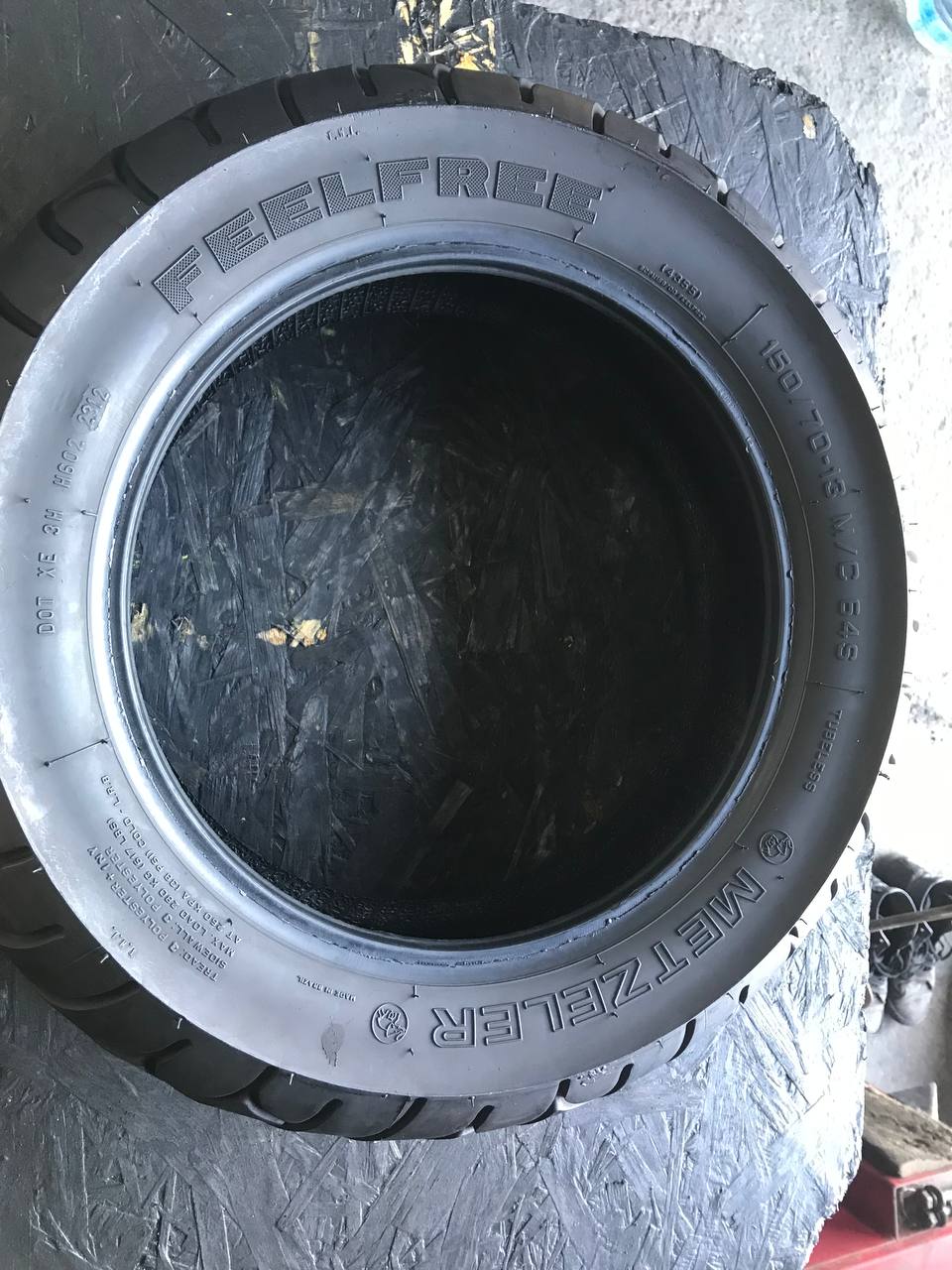 150/70 R13 Metzeler Feelfree
