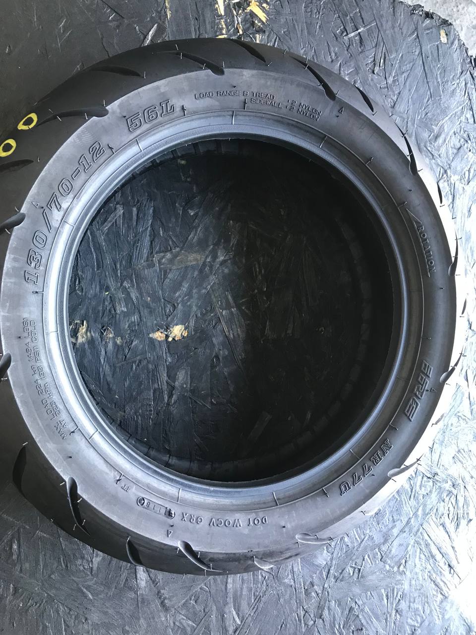 130/70 R12 Irc NR77U