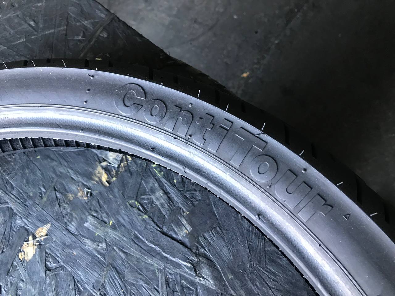 80/90 R21 Continental ContiTour