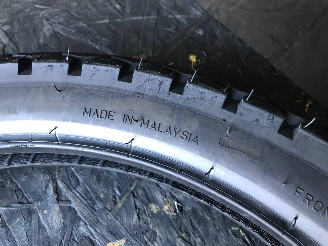 80/100 R18 Continental ContiCity