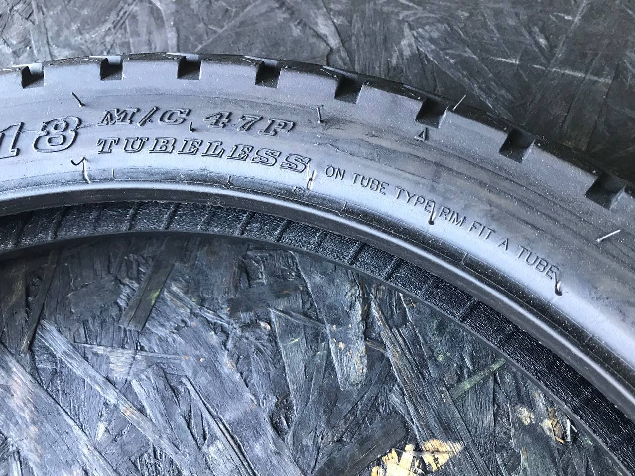 80/100 R18 Continental ContiCity
